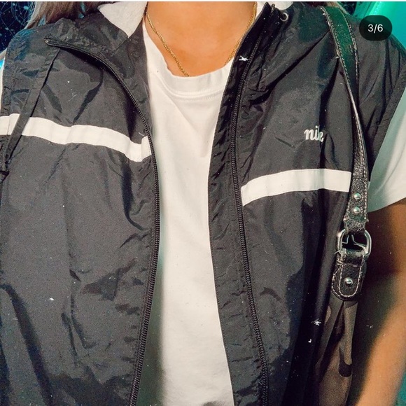 nike vintage black vest [s] - Picture 3 of 6